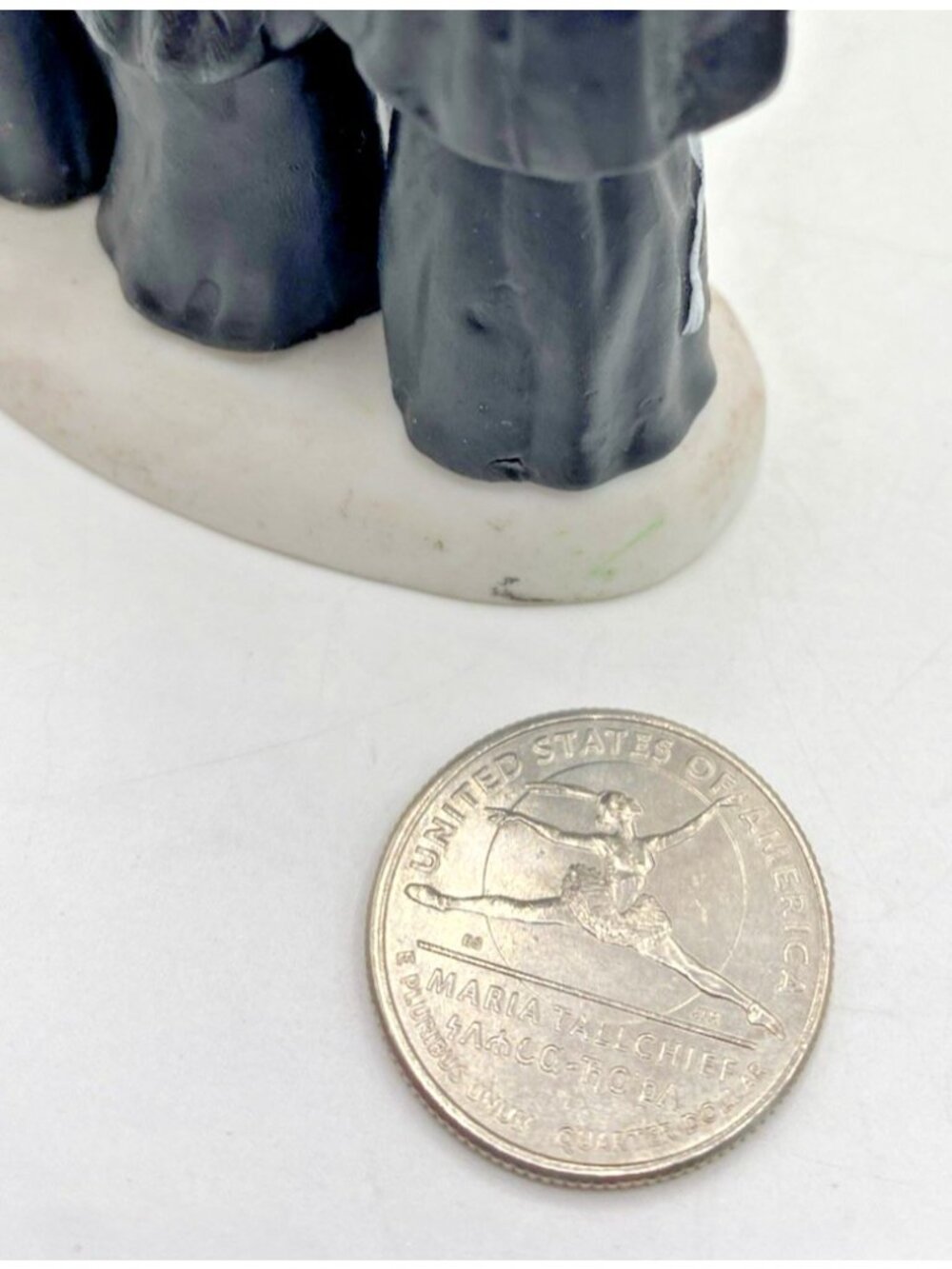 Dept 56 Praise In Perfect Harmony CIC Nuns Singing Holiday Village Christmas - Picture 9 of 12